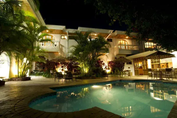 Buena vista chic hotel pool 5 optimized