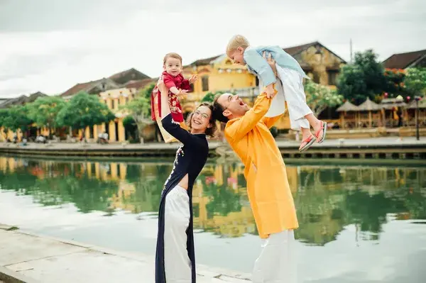 Family in vietnam unsplash