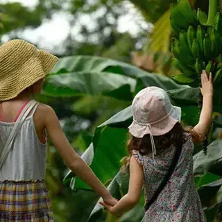 Kids with bananas