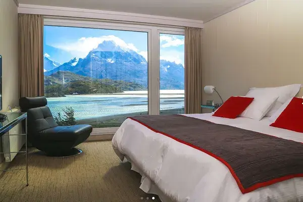 Lago Grey Hotel