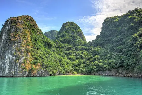 Lan Ha Bay Vietnam