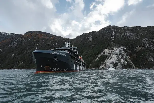 Magellan Explorer Antarctica 21 4