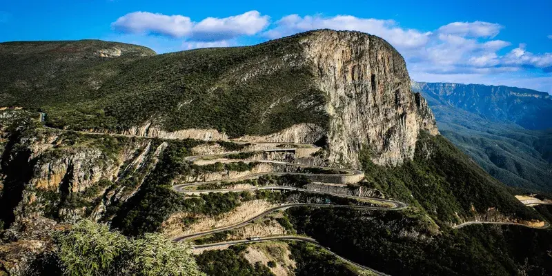Serra da Leba Angola Canva